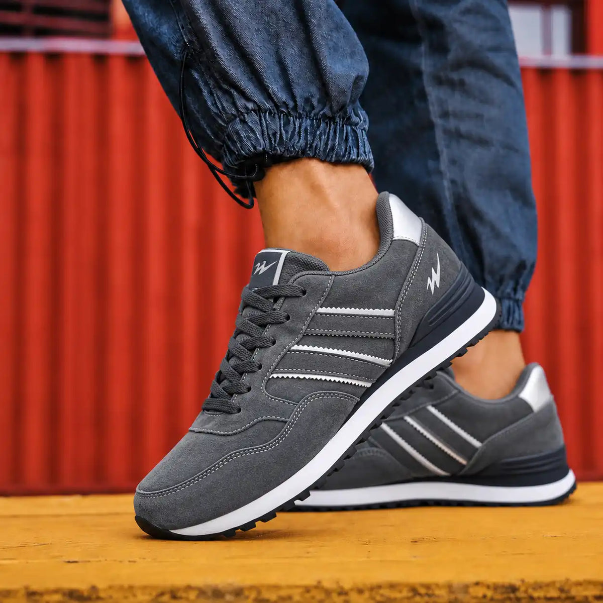 SNEAKER FISST