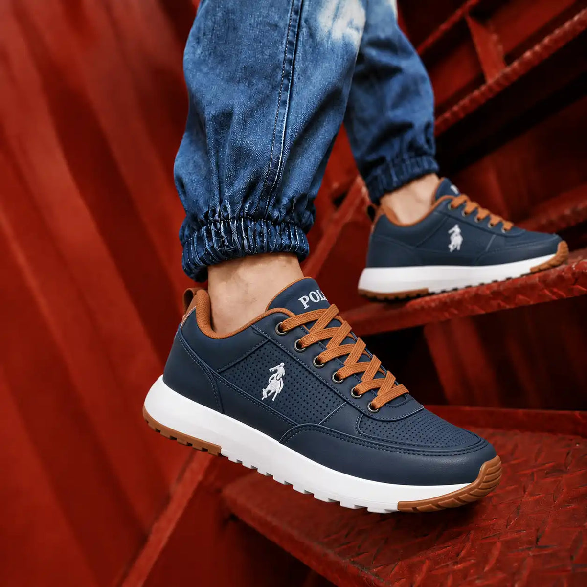 SNEAKER POL