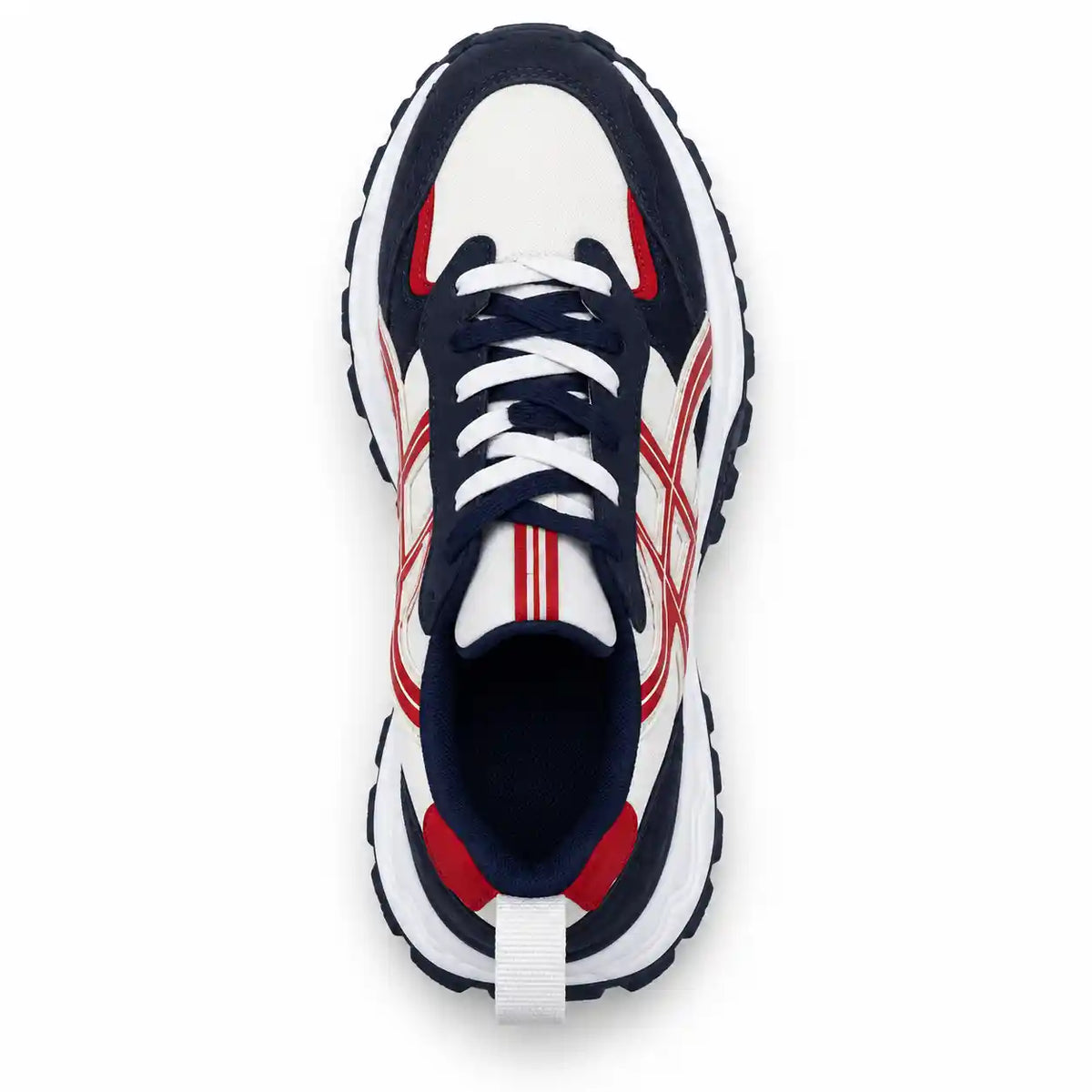 SNEAKER TREK