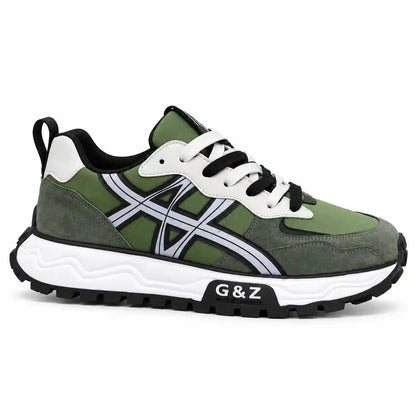 SNEAKER TREK