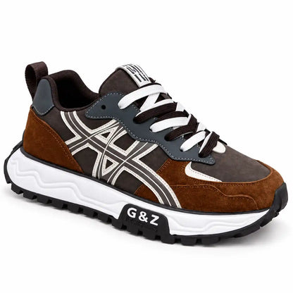 SNEAKER TREK