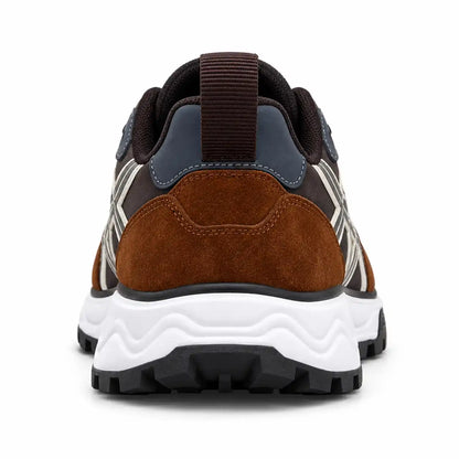 SNEAKER TREK