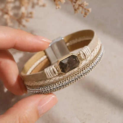 Brazalete Deluxe Multicapa en Cuero Trenzado con Cuarzo Ahumado