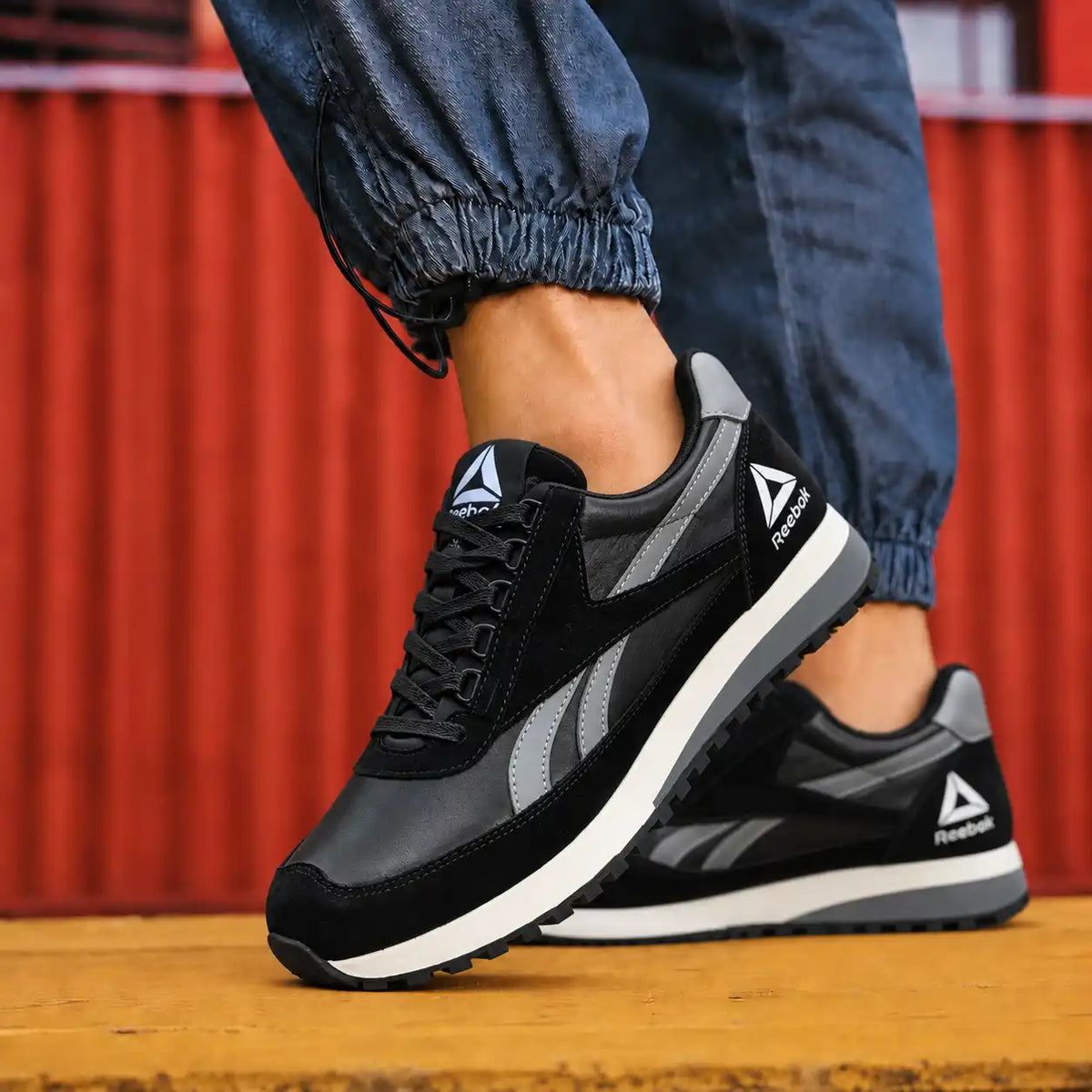 SNEAKER REEBOK